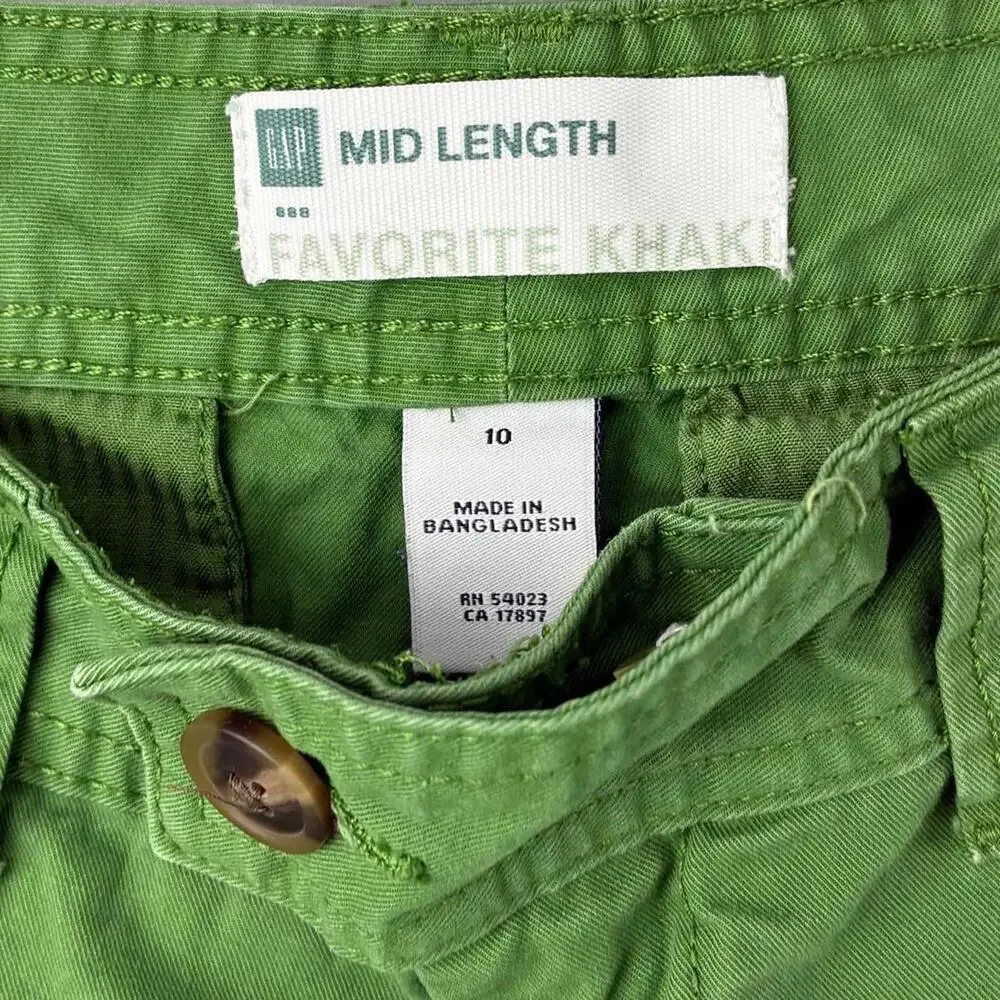 Old Navy Mid Length Favorite Khaki Green Casual Shorts Women's size 10